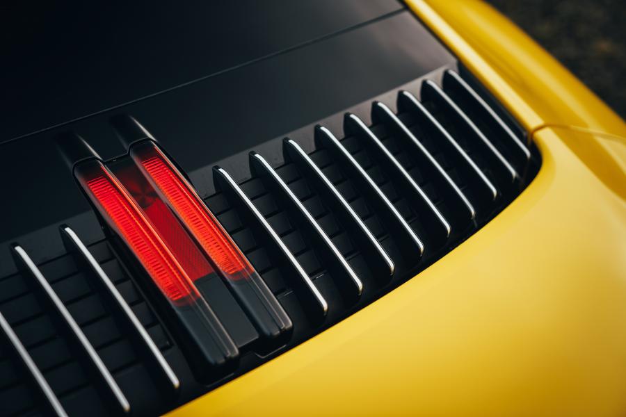 Детали экстерьера Porsche 911 Carrera 4S (992) 2019 года  (UK) (фото 9 из 40)